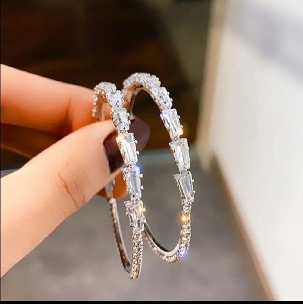 Sterling silver crystal earrings - Picture 3 of 3